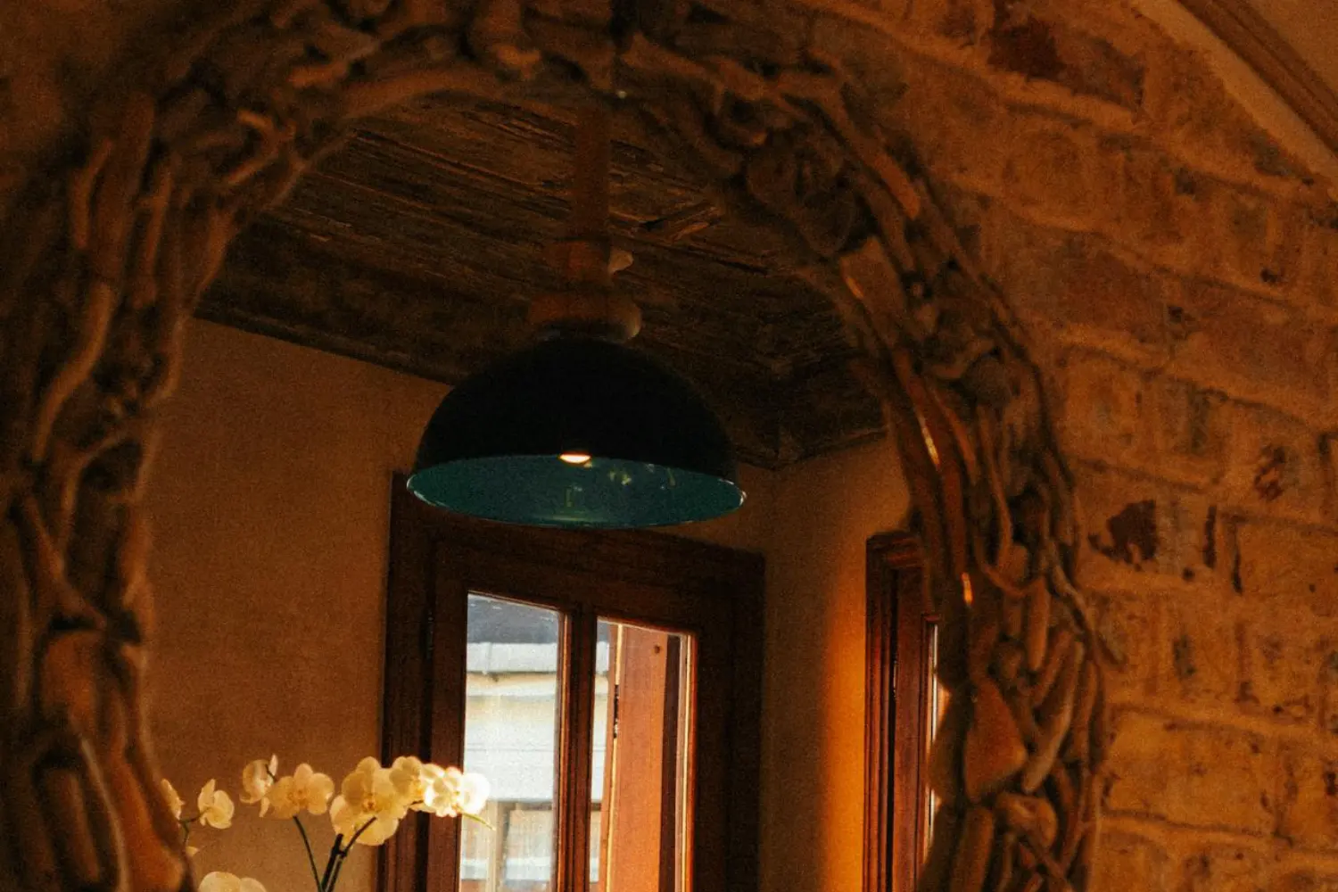 refurbishment_a traditional style wall modernised by m4u